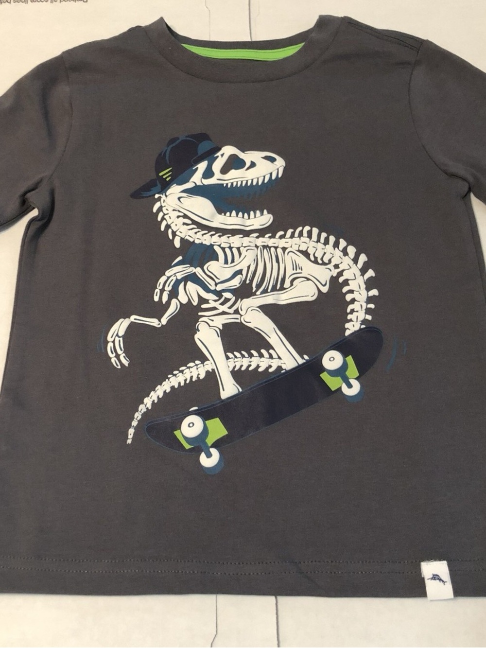 Tommy Bahama boys dinosaur skakeboard short sleeve t shirt size 24M Gray Crew